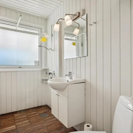 Semesterbostad Humlevaenget Iii *